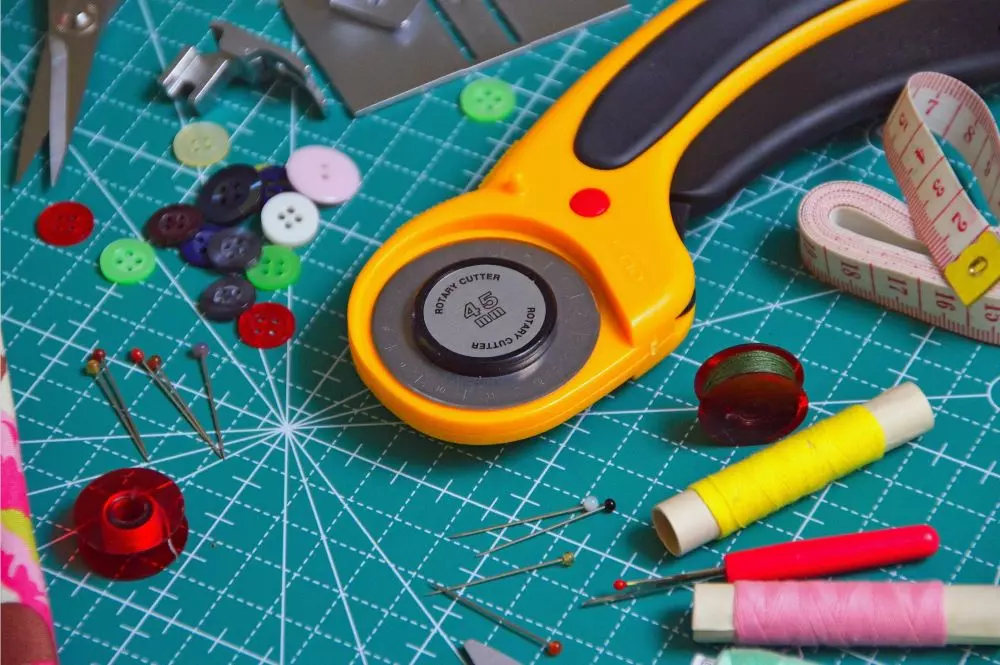 How To (Properly) Use A Rotary Cutter - Cotton and Joy